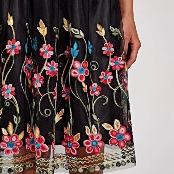 NWT Ultra Pink August Midi Black Skirt Mesh Embroidered Size M - Picture 5 of 10